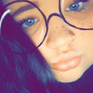 Meet your Posher, Desiree